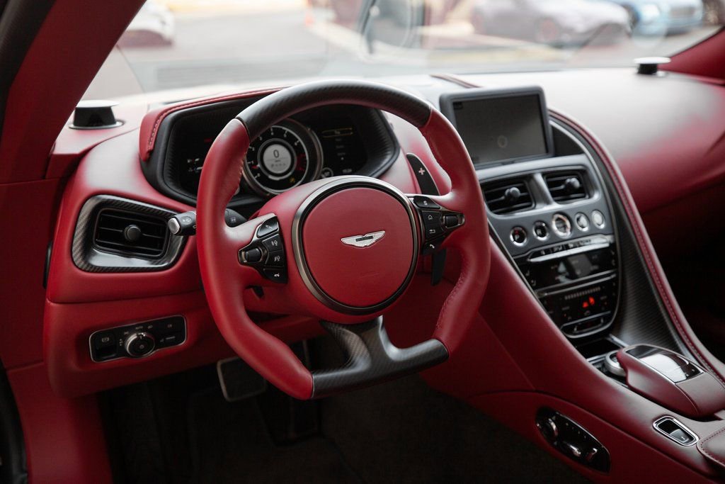 Used 2023 Aston Martin DB11 V12 image 12