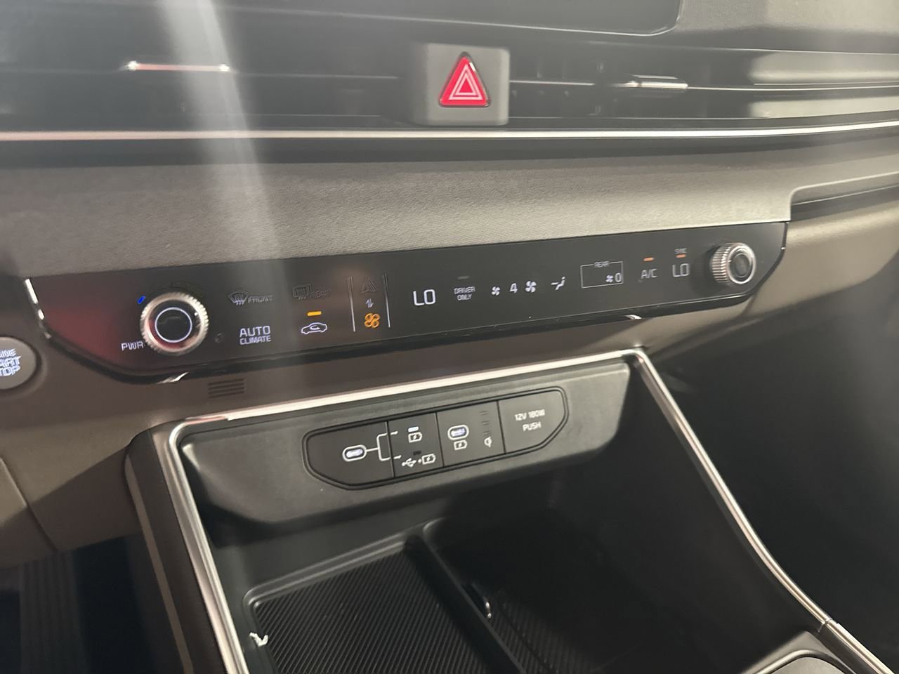 New 2026 Kia Carnival EX image 24