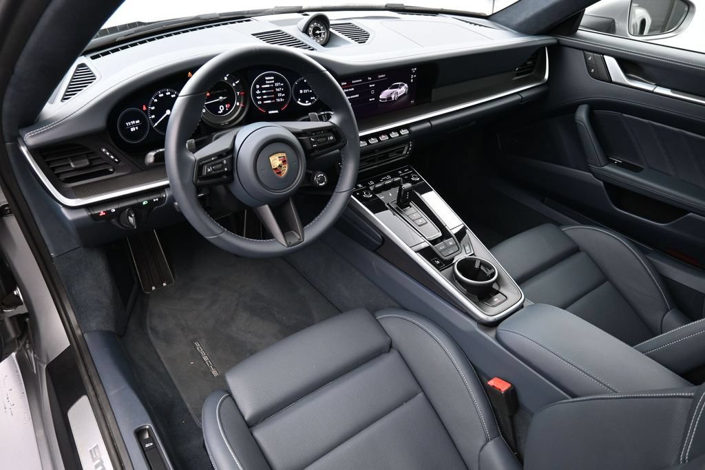 Certified 2025 Porsche 911 Turbo S AWD/4WD image 4