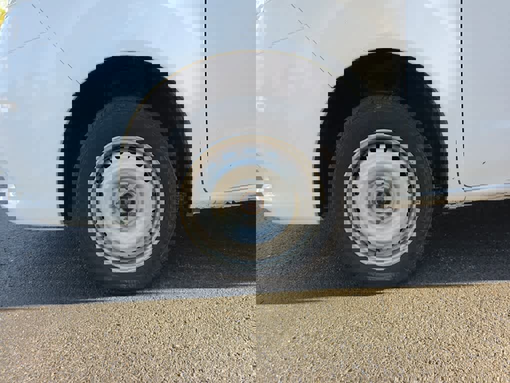 Used 2020 Nissan NV200 S image 9