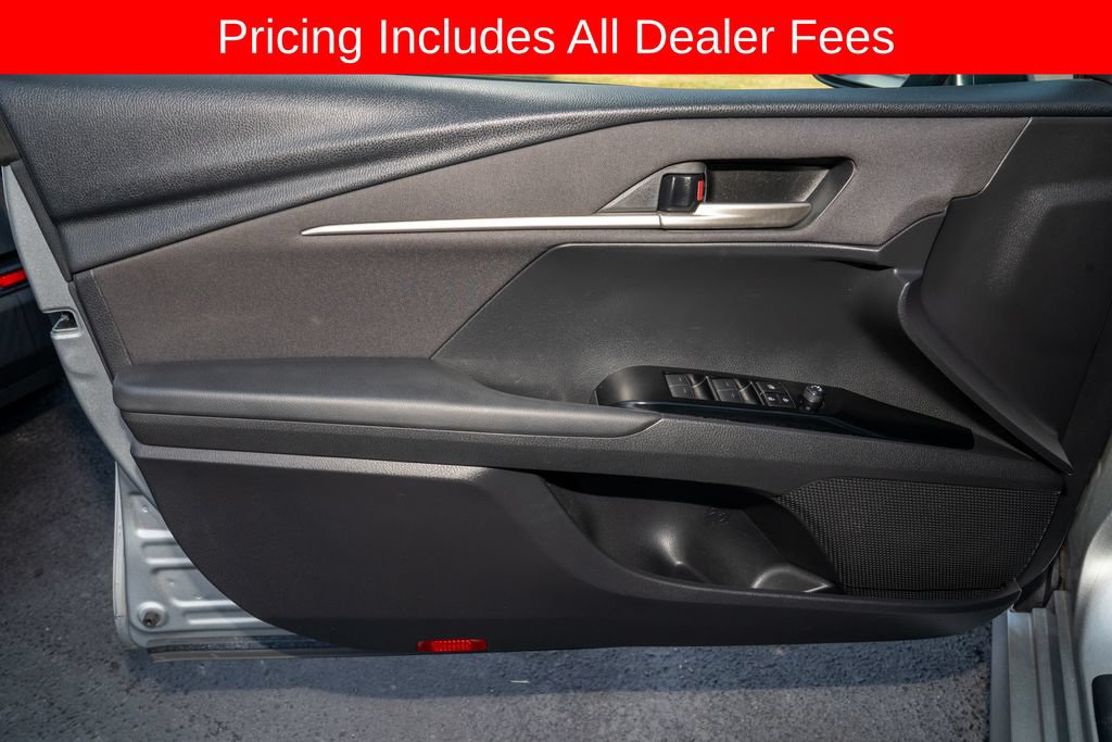 Used 2025 Toyota Camry LE FWD image 11