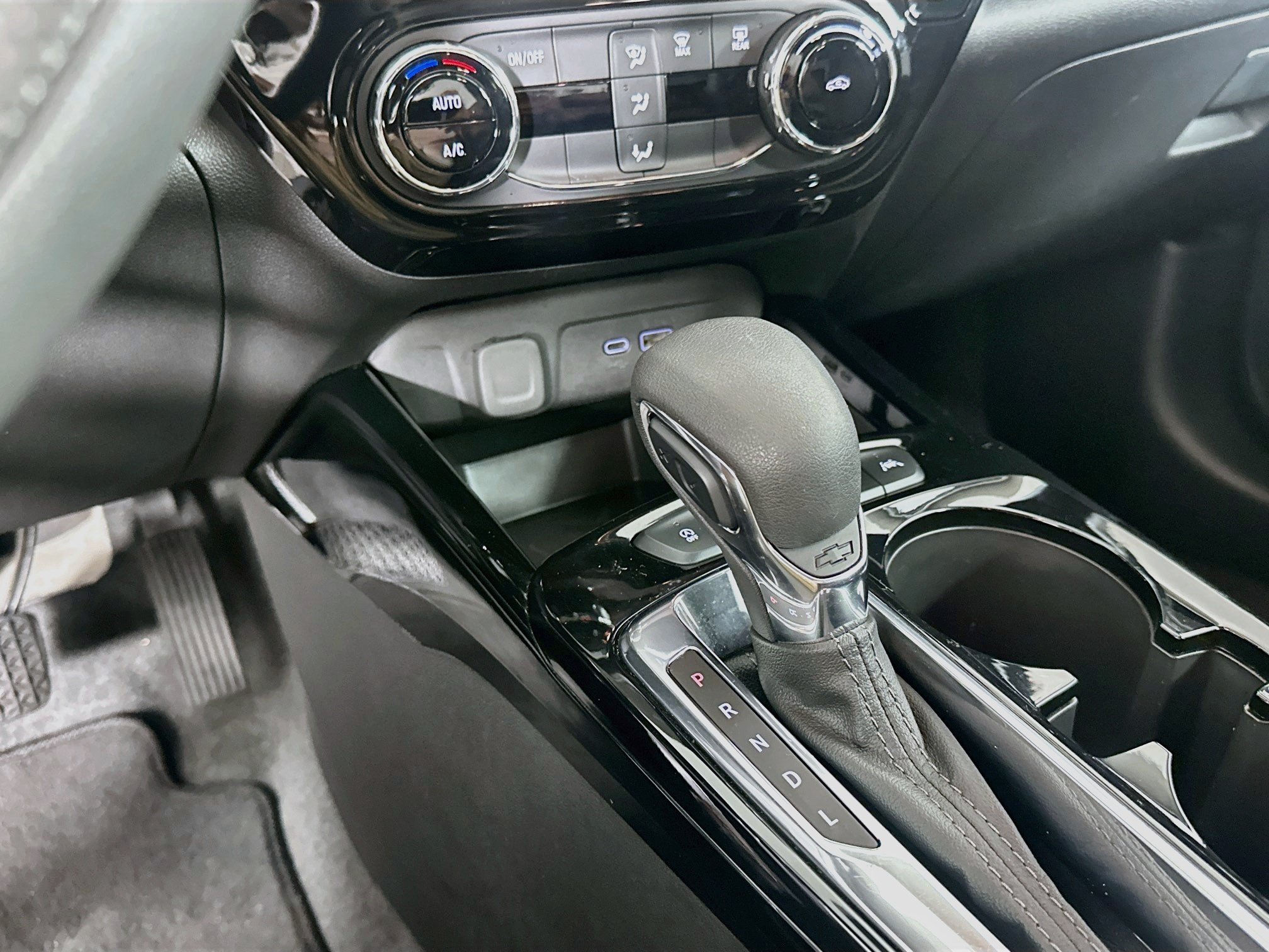 Used 2026 Chevrolet Trax LT FWD image 23