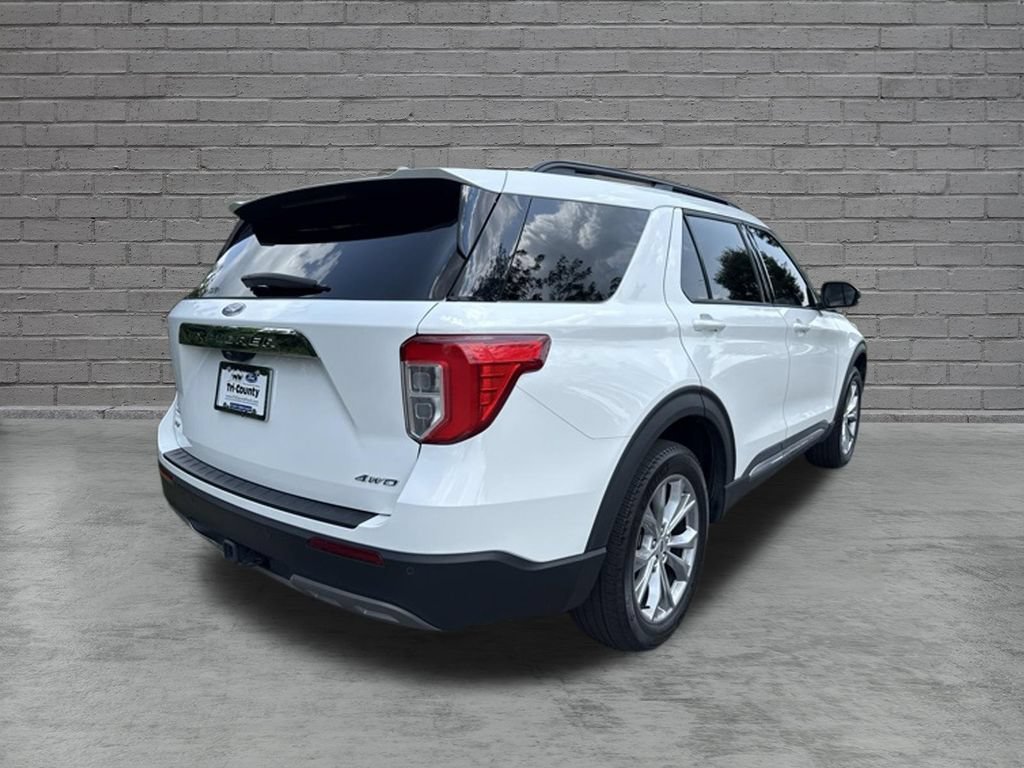 Used 2023 Ford Explorer XLT w/ Equipment Group 202A AWD/4WD image 8