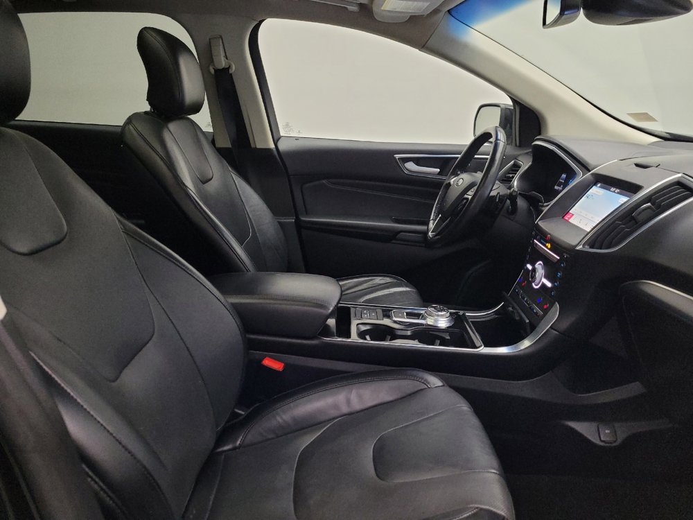 Used 2019 Ford Edge Titanium w/ Equipment Group 301A AWD/4WD image 21