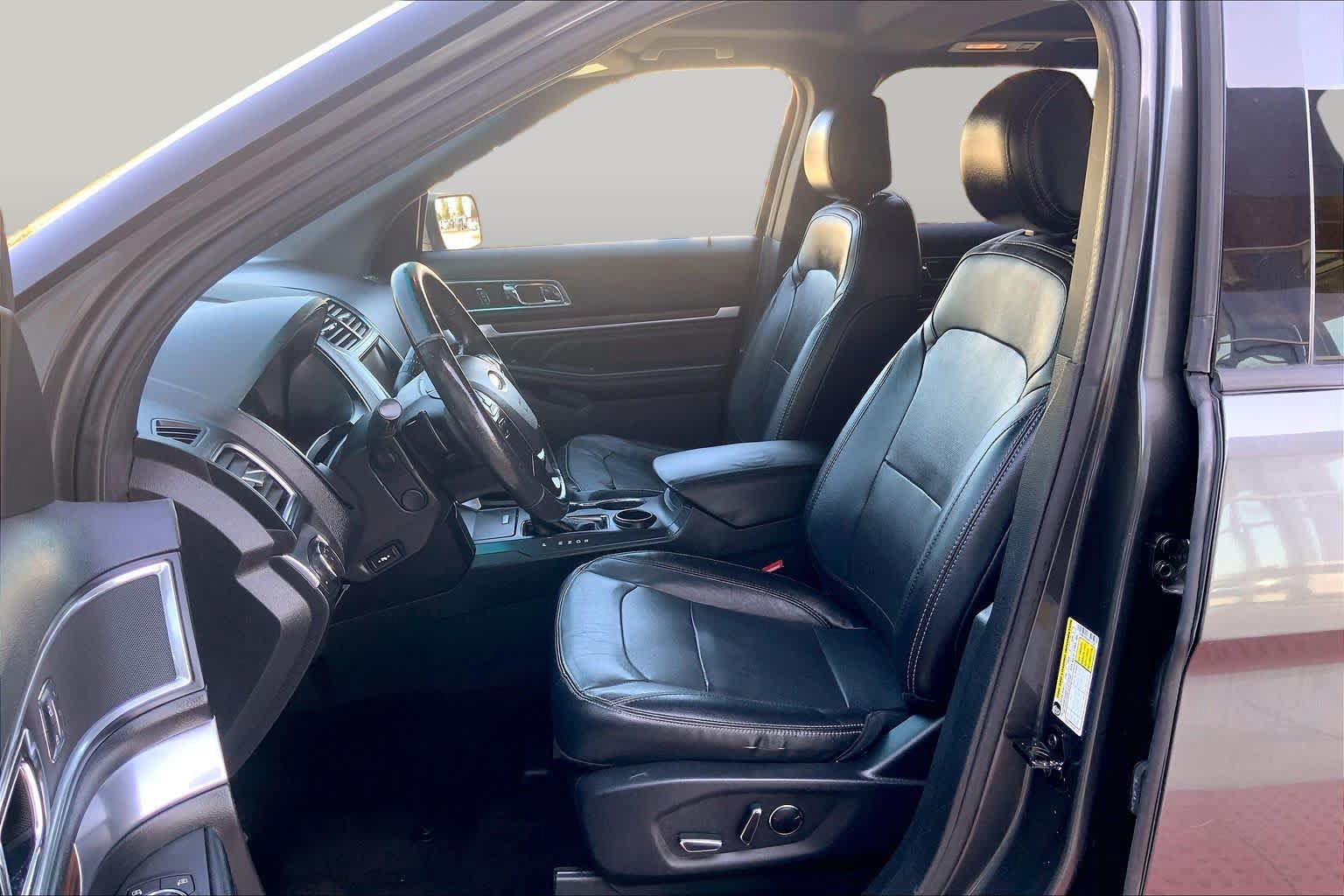 Used 2016 Ford Explorer Limited FWD image 8