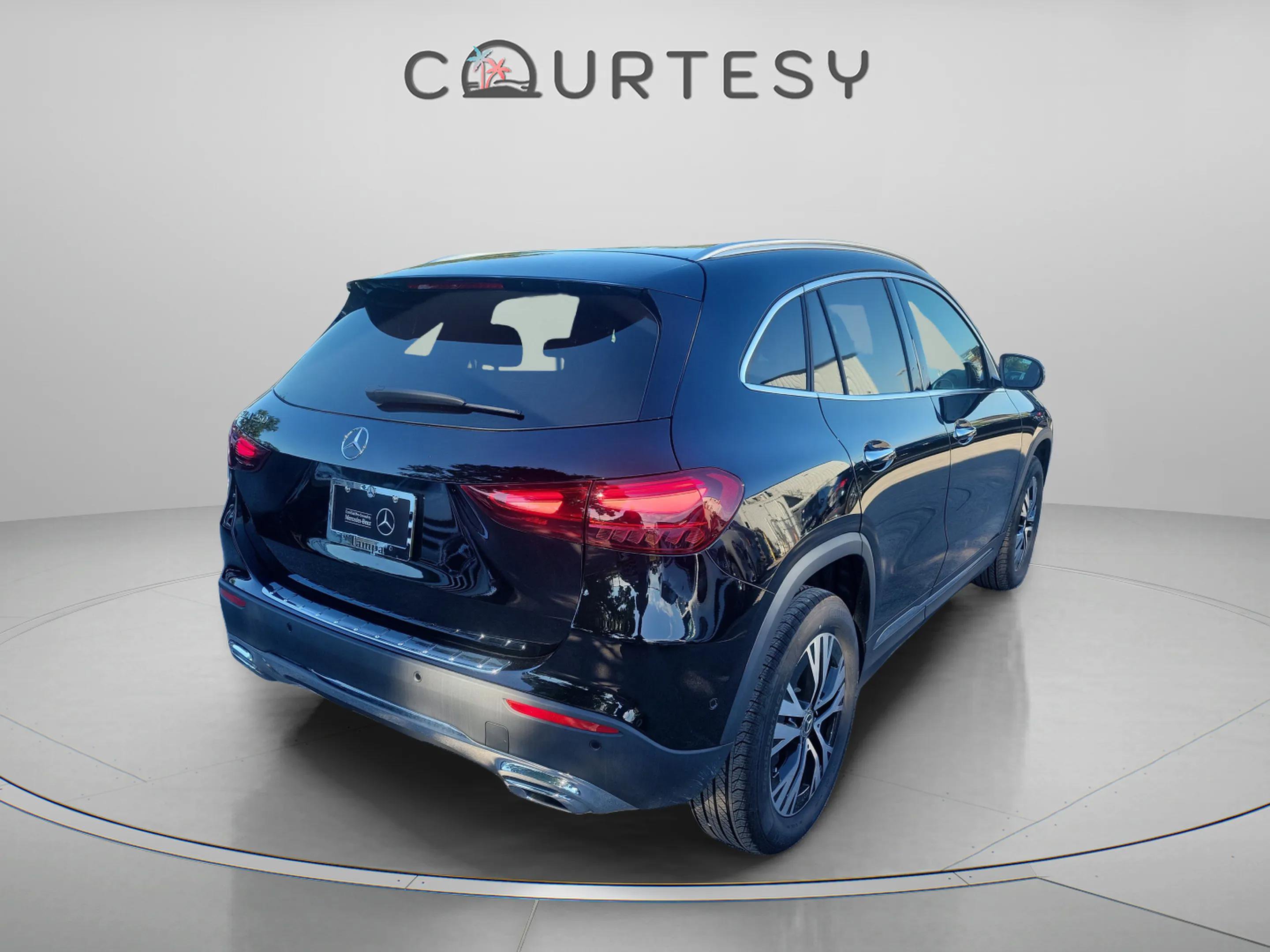 Used 2025 Mercedes-Benz GLA 250 image 8