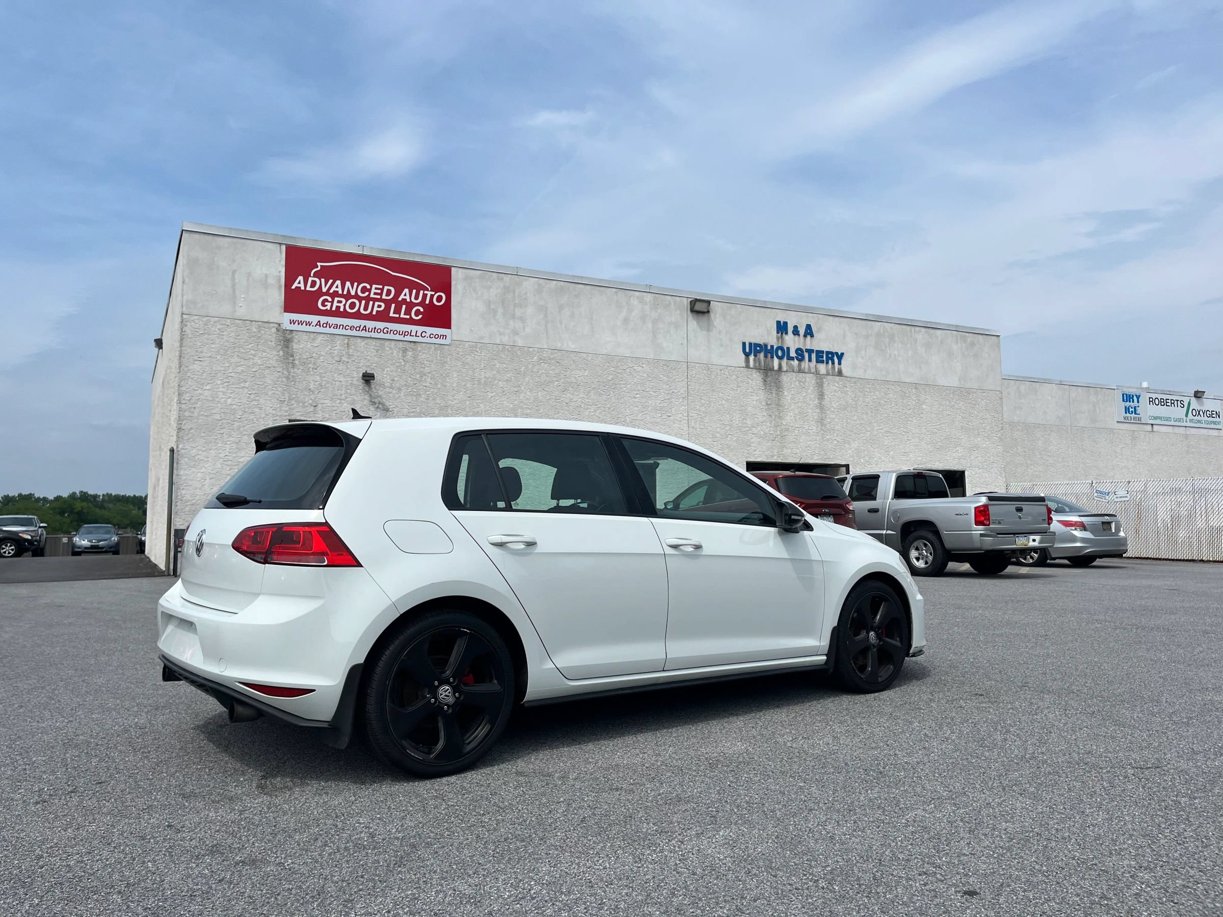 Used 2016 Volkswagen GTI S FWD image 3
