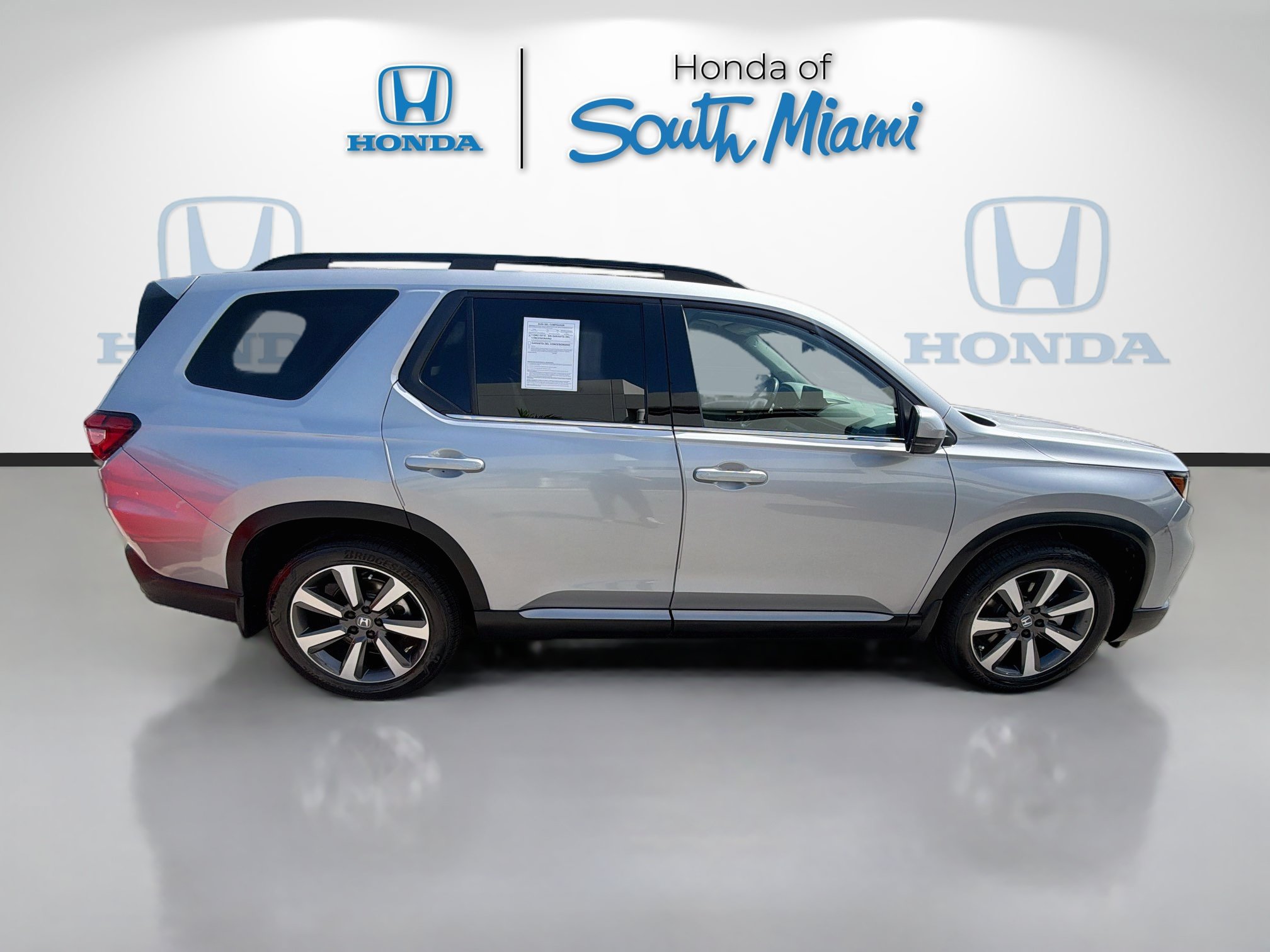 Certified 2024 Honda Pilot Touring image 8