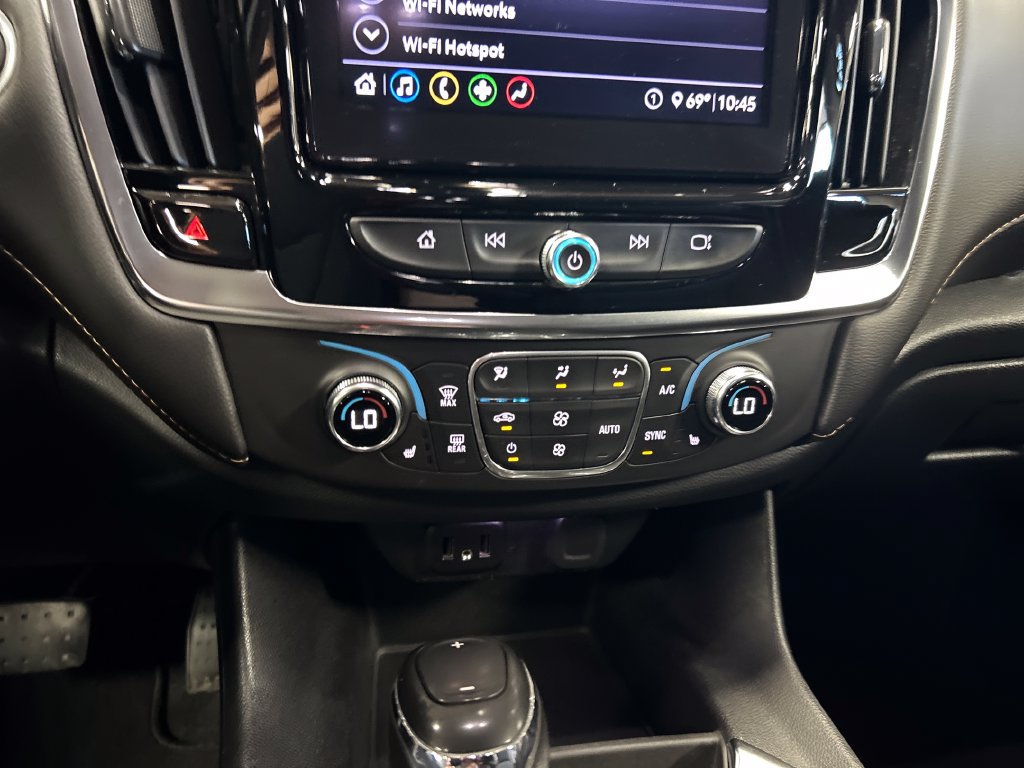 Used 2020 Chevrolet Traverse LT w/ Driver Confidence II Package AWD/4WD image 19