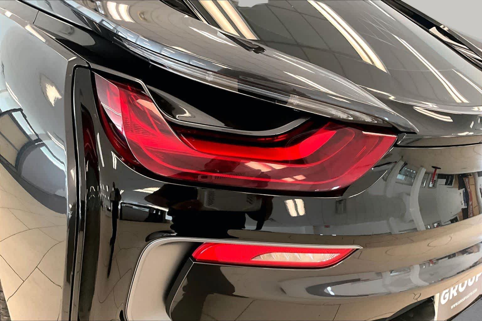 Used 2019 BMW i8 Coupe AWD/4WD image 25