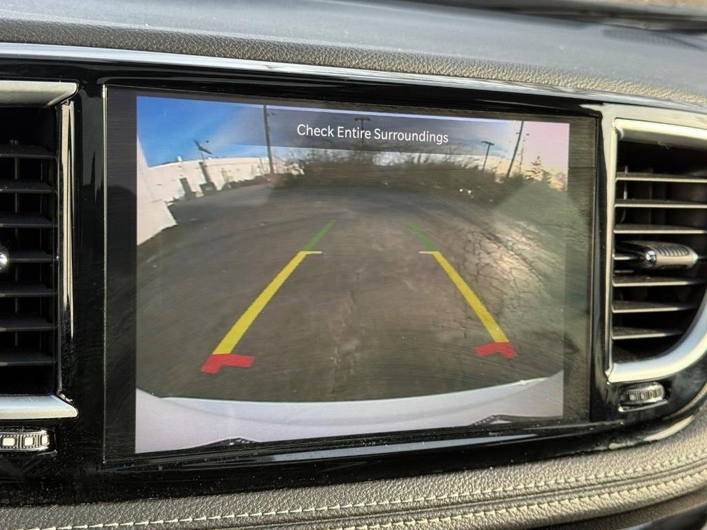 Used 2024 Chrysler Pacifica Limited w/ Uconnect Theater Family Group image 24