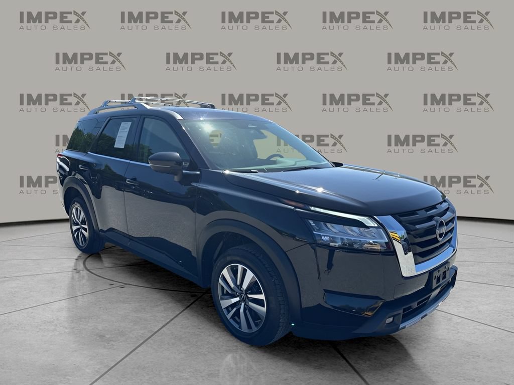 Used 2023 Nissan Pathfinder SL AWD/4WD image 7