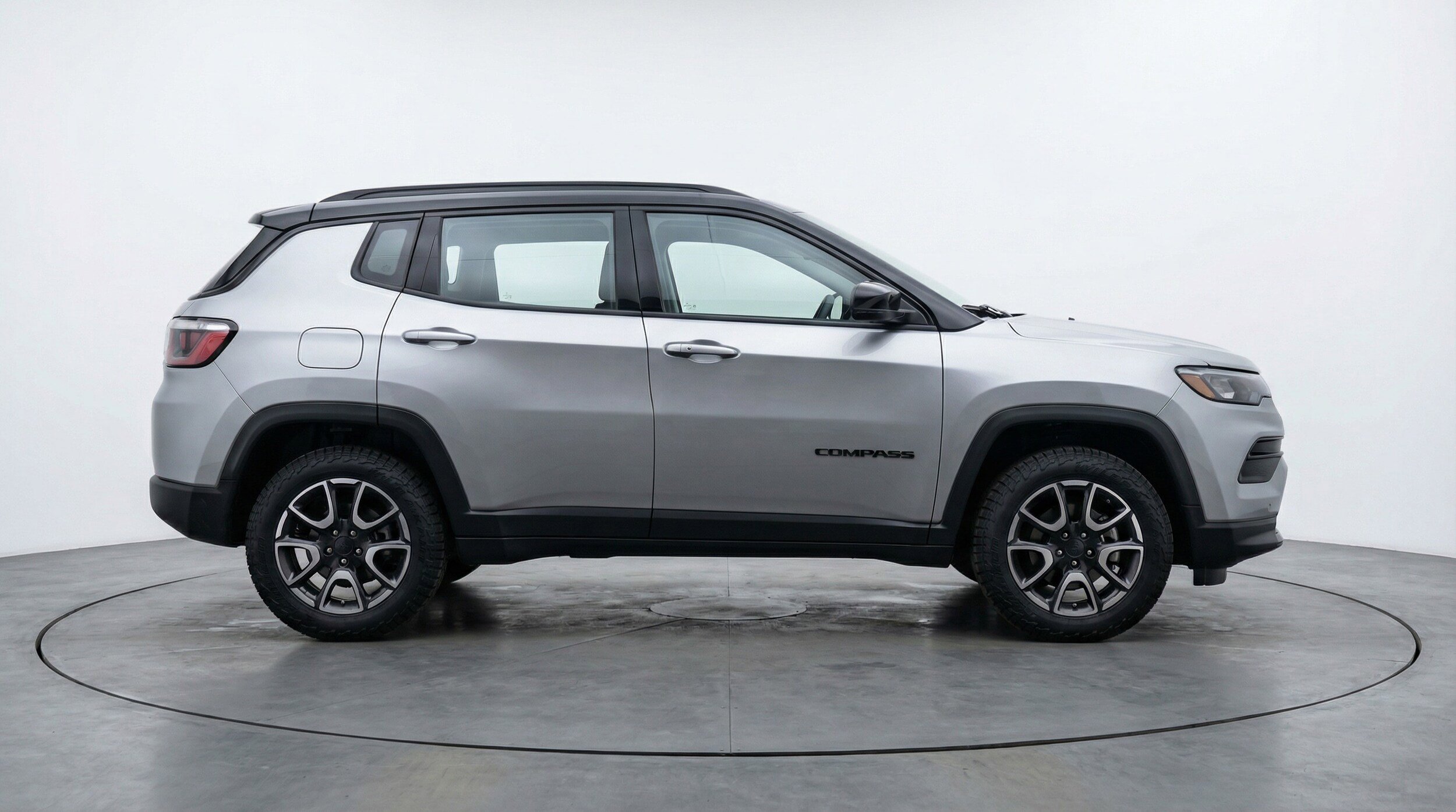 Used 2025 Jeep Compass Trailhawk AWD/4WD image 8