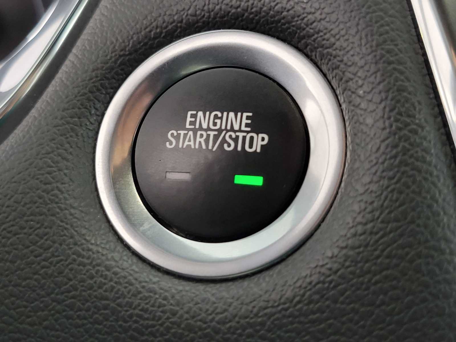 Used 2023 Chevrolet Traverse LT FWD image 34