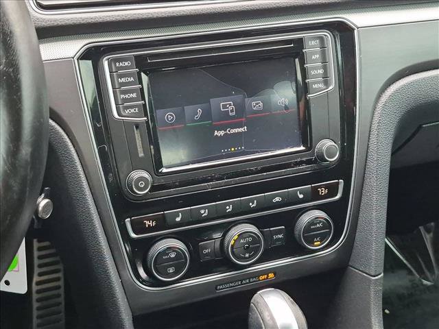 Used 2018 Volkswagen Passat 2.0T S FWD image 15