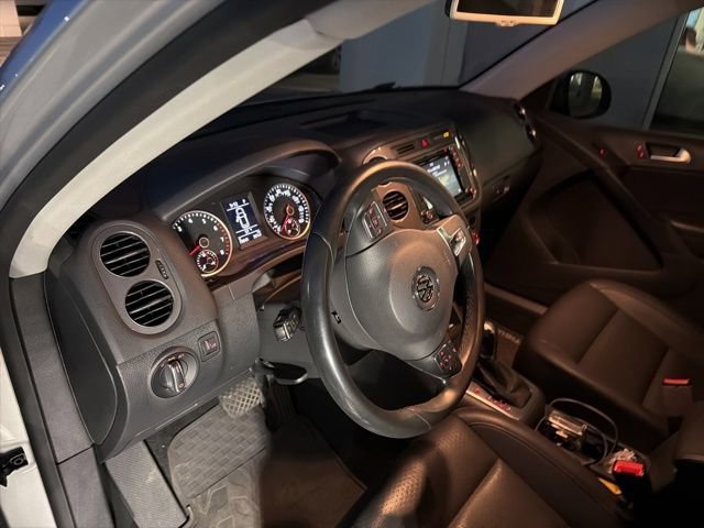 Used 2017 Volkswagen Tiguan S image 5