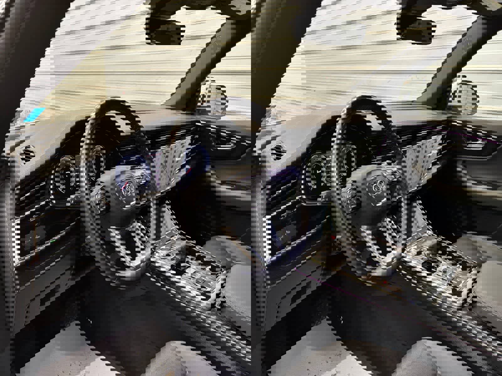 Used 2019 Audi Q8 Premium Plus w/ Premium Plus image 13