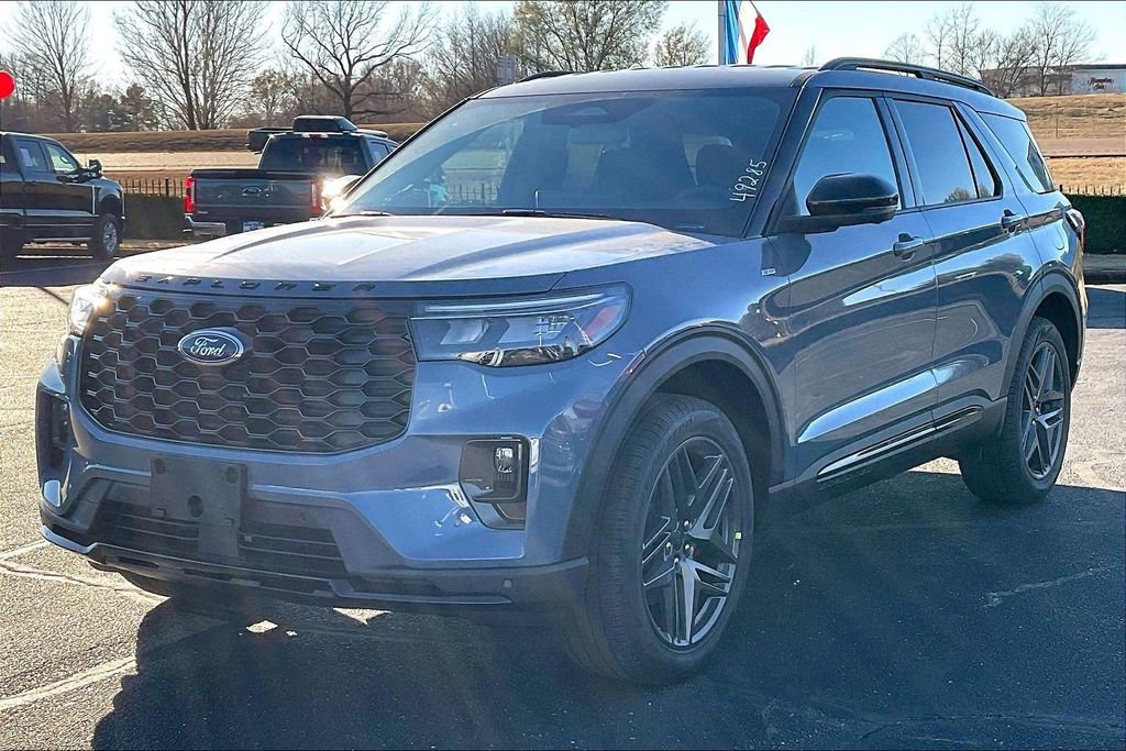 New 2026 Ford Explorer ST-Line w/ ST-Line Street Pack image 2