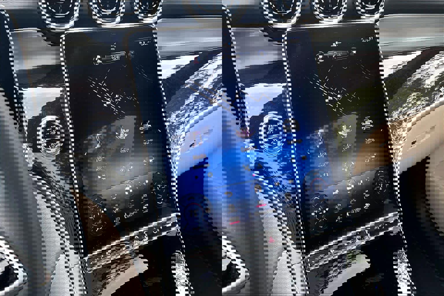 Used 2024 Mercedes-Benz GLC 300 4MATIC image 37