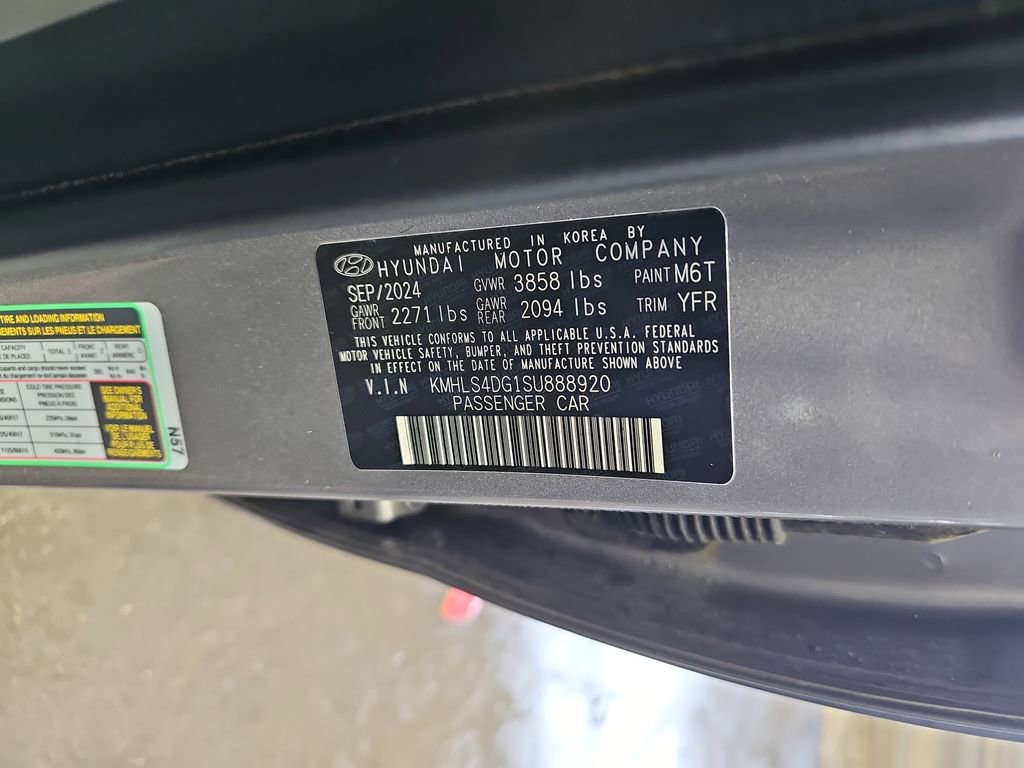Used 2025 Hyundai Elantra SEL image 34