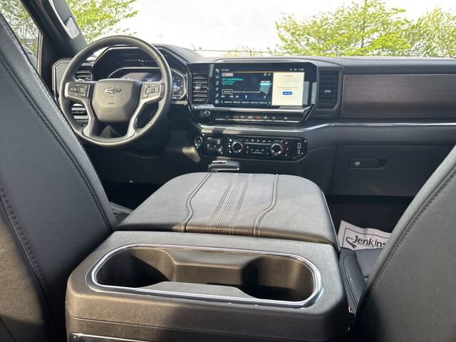 Used 2024 Chevrolet Silverado 1500 High Country w/ Midnight Edition AWD/4WD image 9