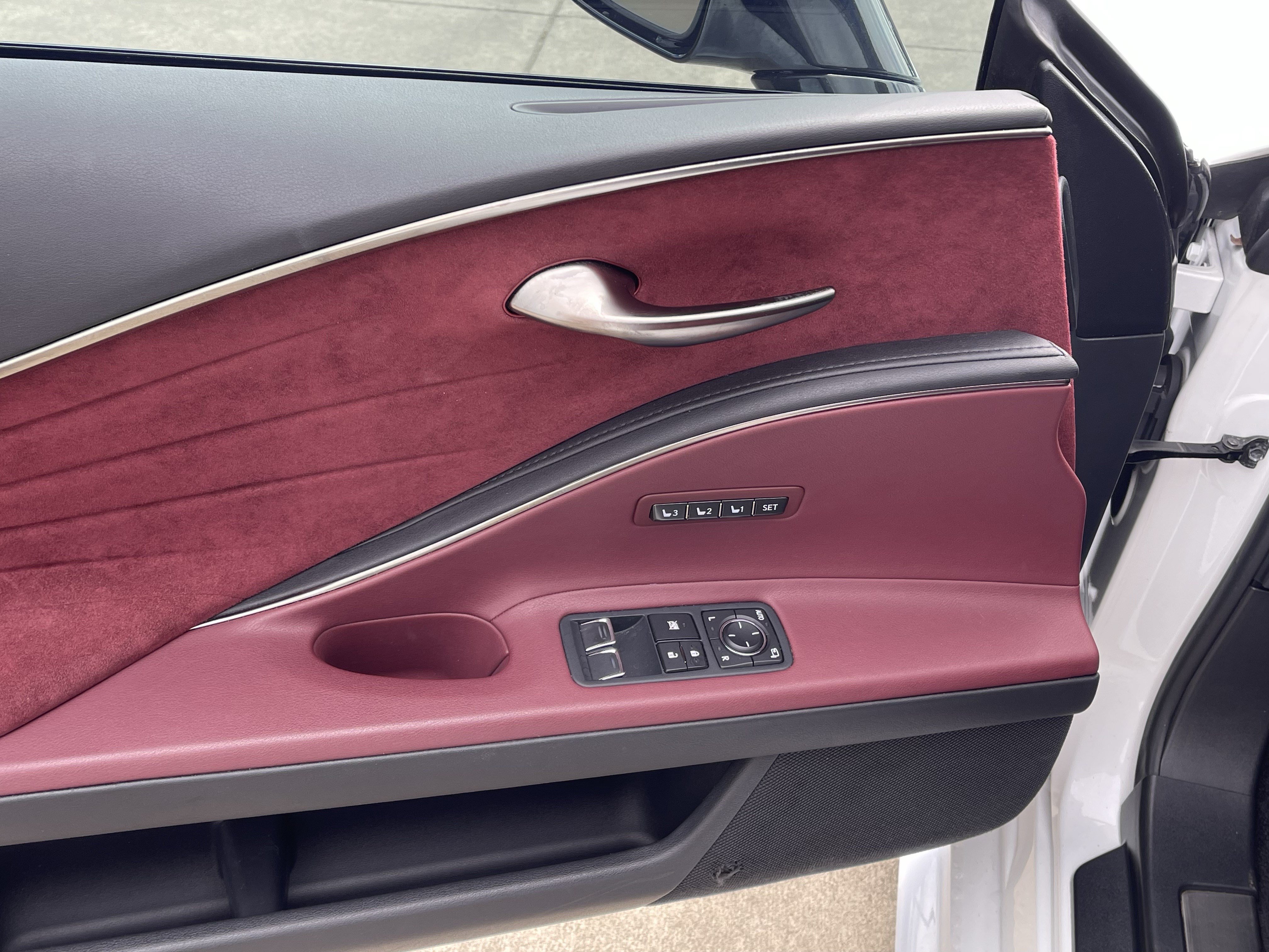 Used 2018 Lexus LC 500 Coupe w/ Sport Package RWD image 14