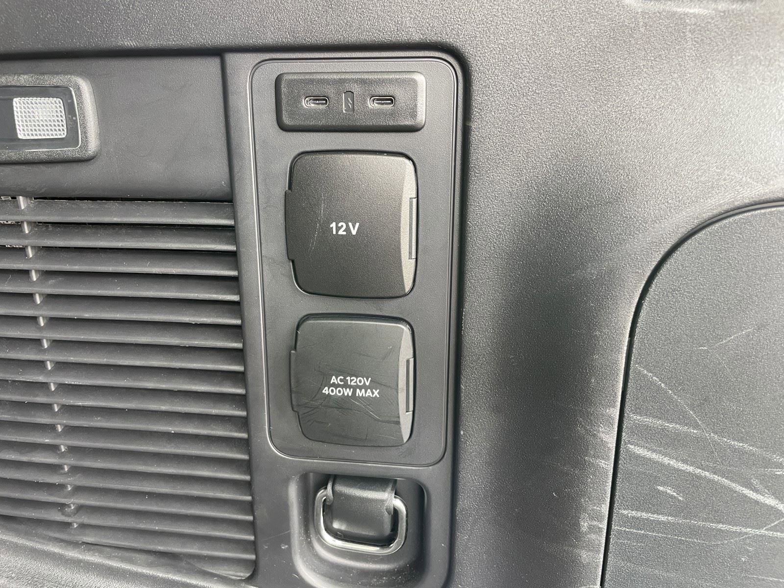 Used 2025 Ford Expedition Active AWD/4WD image 47