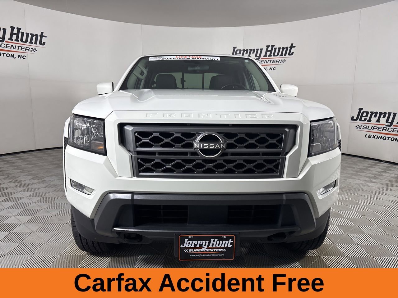 Used 2024 Nissan Frontier SV w/ SV Convenience Package image 3