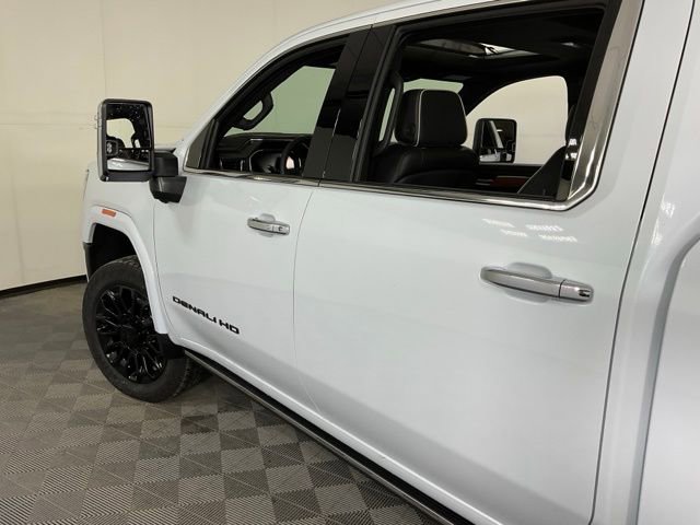 New 2026 GMC Sierra 2500 Denali Ultimate w/ LPO, Black Badging Package image 47