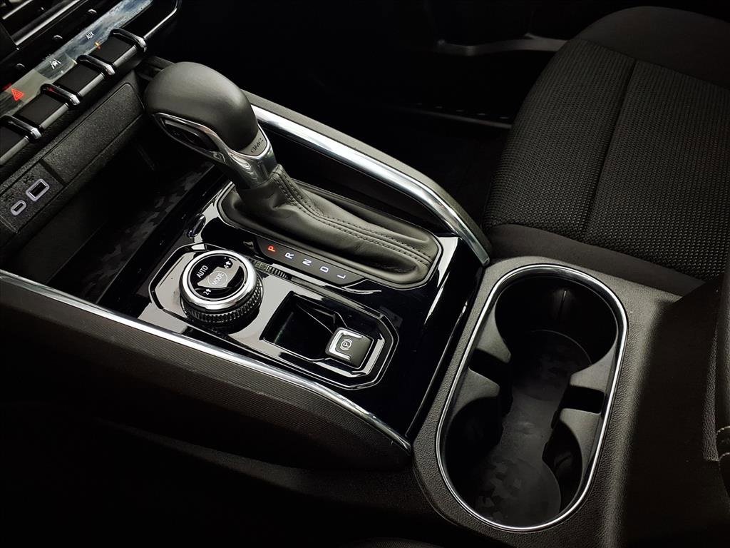 Used 2024 GMC Canyon Elevation w/ Convenience Package image 11