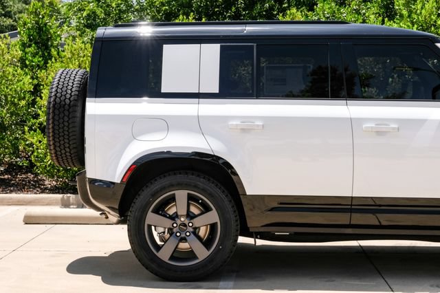New 2026 Land Rover Defender 110 X-Dynamic SE AWD/4WD image 12