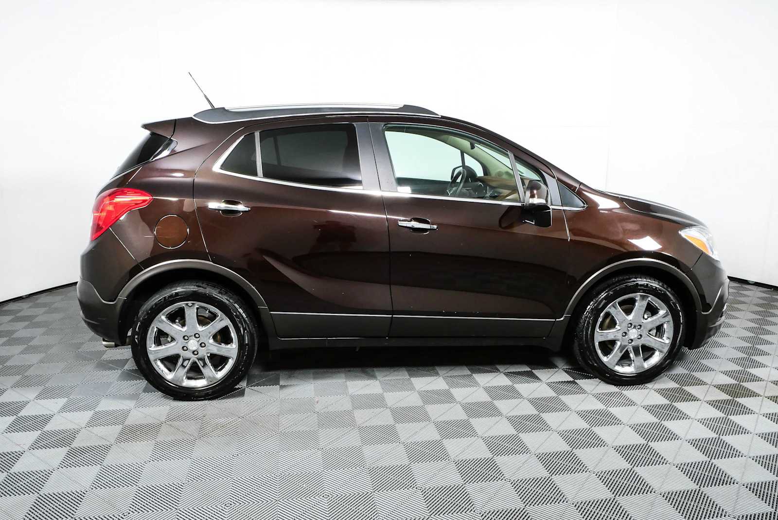 Used 2014 Buick Encore Leather FWD image 2