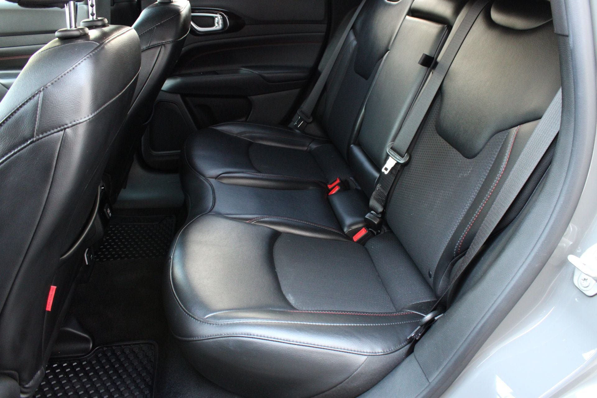 Used 2023 Jeep Compass Trailhawk AWD/4WD image 25