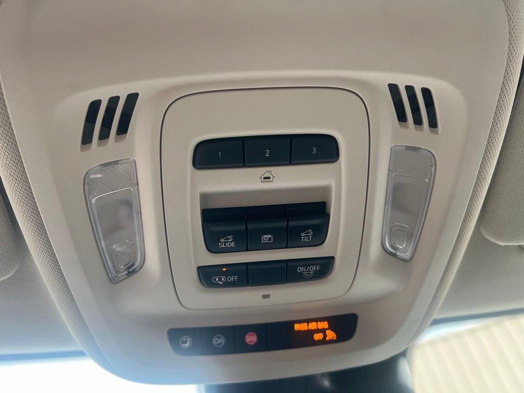 Used 2022 Buick Envision Avenir w/ Technology Package II AWD/4WD image 13