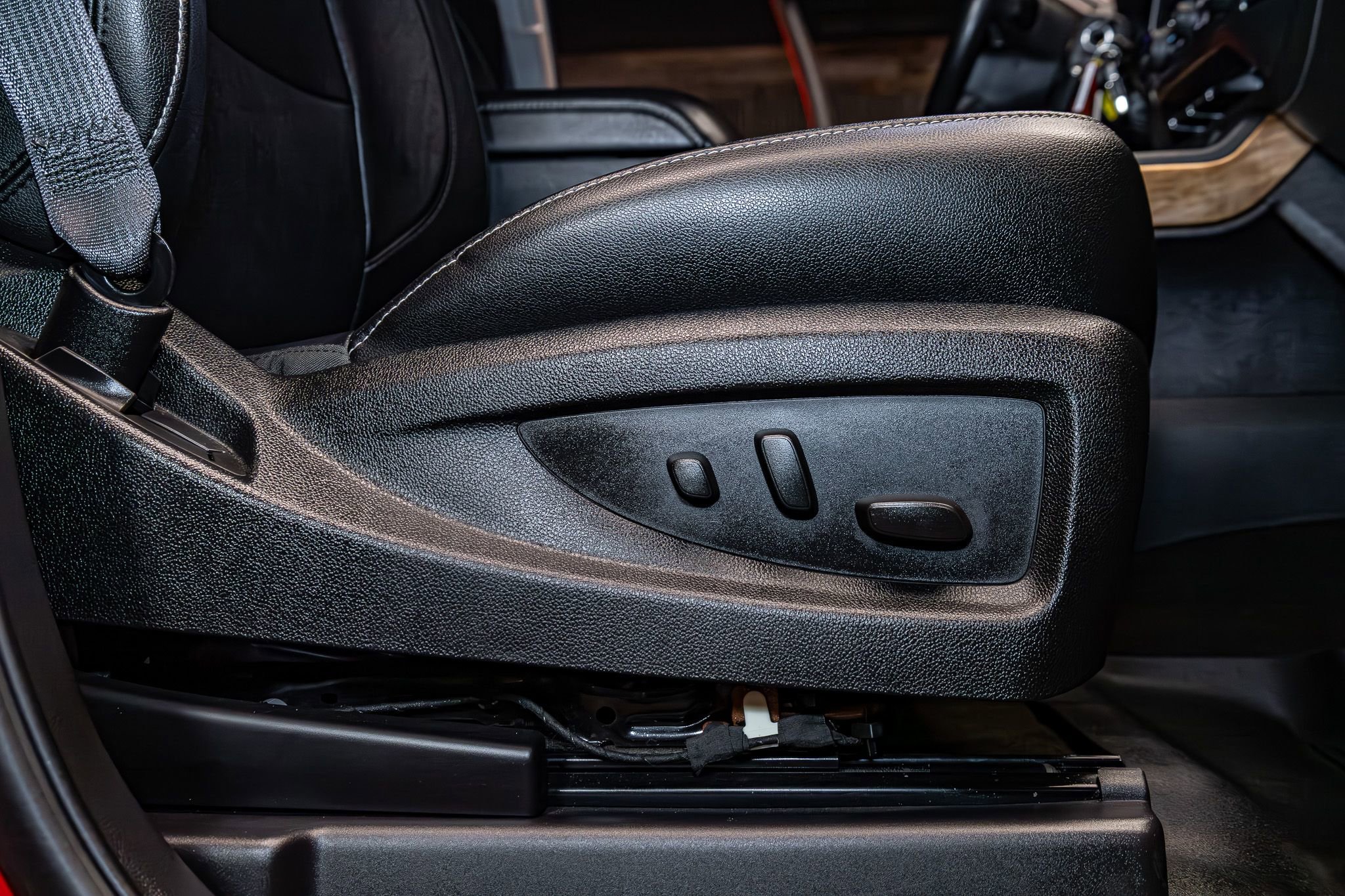 Used 2015 Chevrolet Silverado 1500 LTZ image 24