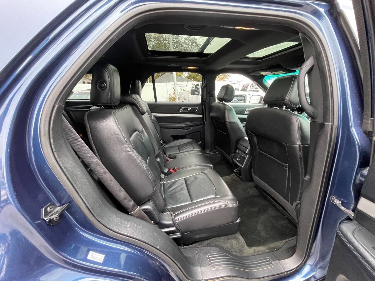 Used 2016 Ford Explorer XLT w/ Equipment Group 202A image 31