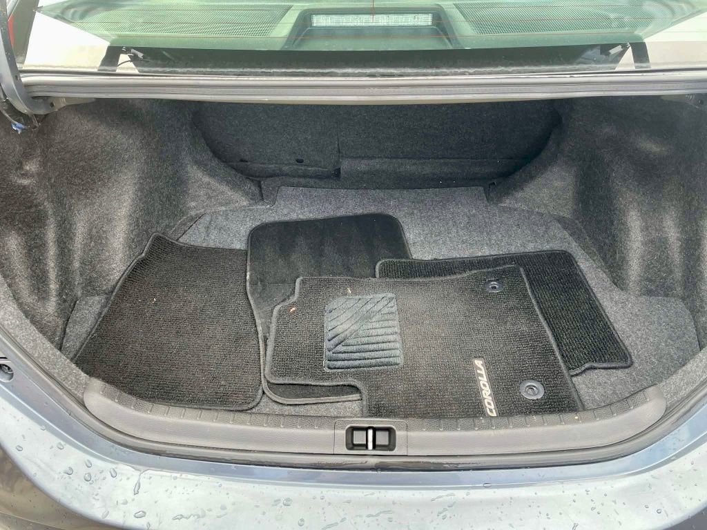 Used 2019 Toyota Corolla L image 8