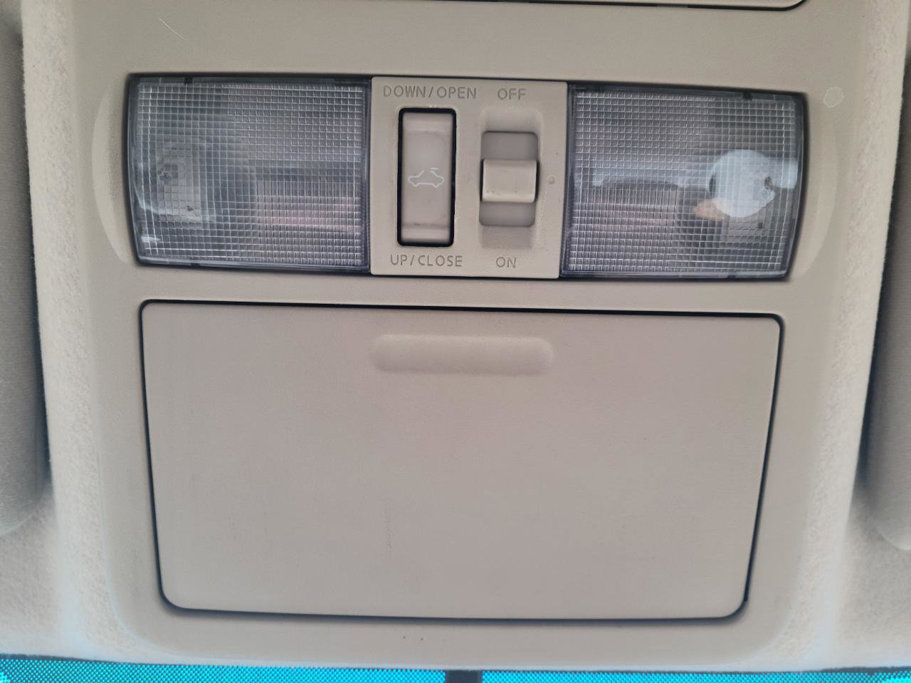 Used 2013 Nissan Frontier SL w/ Moonroof Pkg image 12