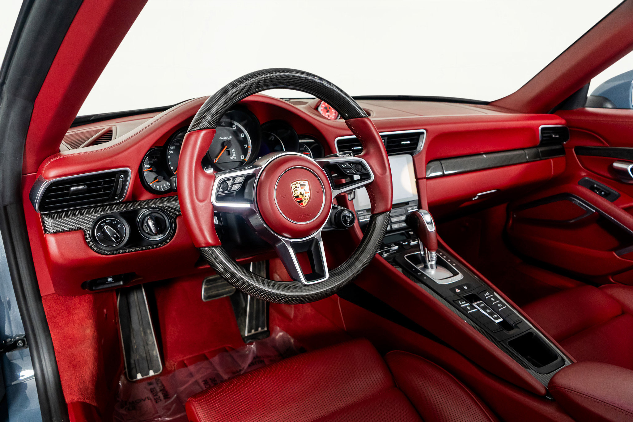 Used 2017 Porsche 911 Turbo S image 2