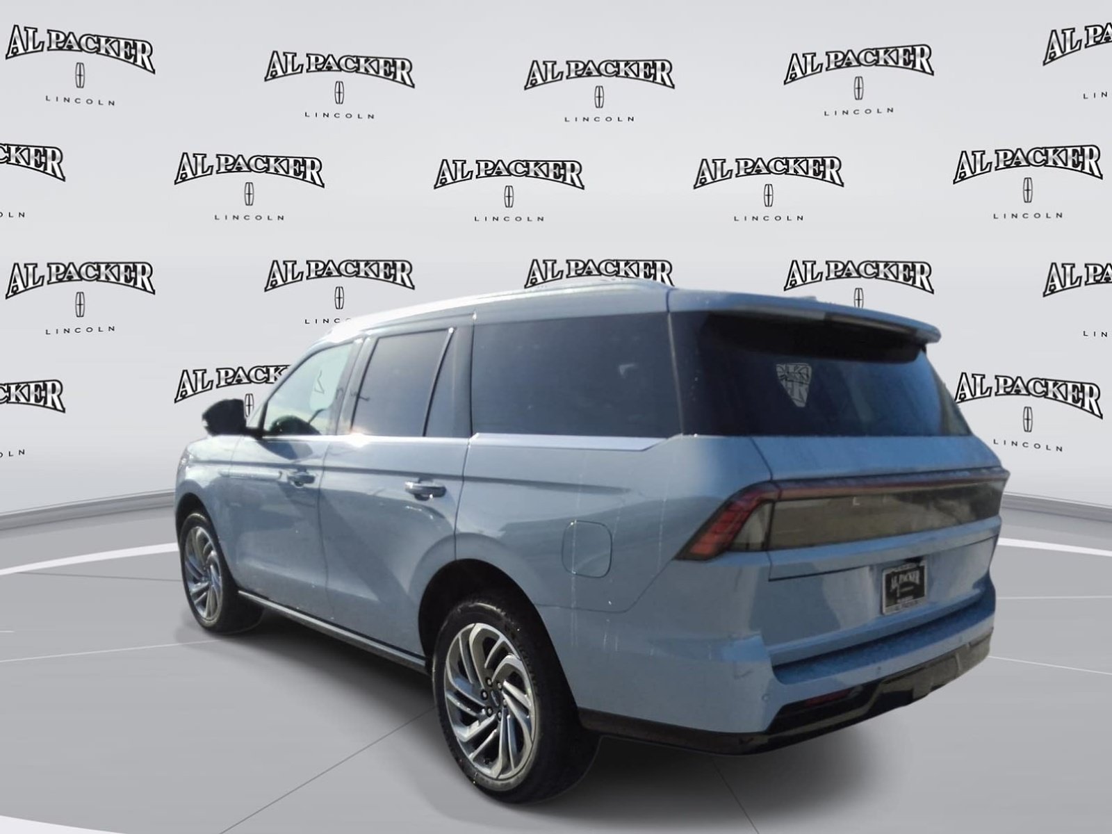 New 2027 Lincoln Navigator Reserve AWD/4WD image 3