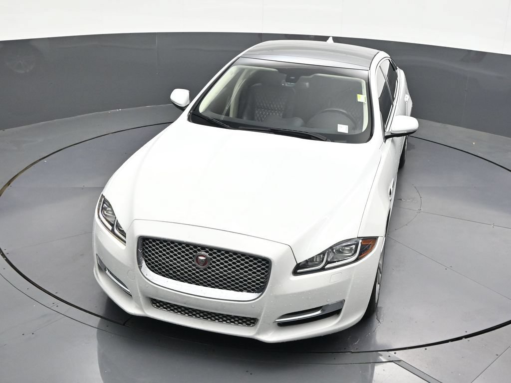 Used 2016 Jaguar XJ L Portfolio RWD image 22