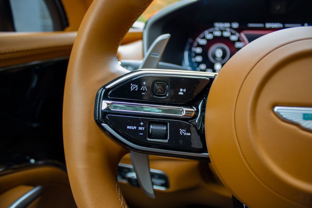 Used 2025 Aston Martin DBX 707 image 18