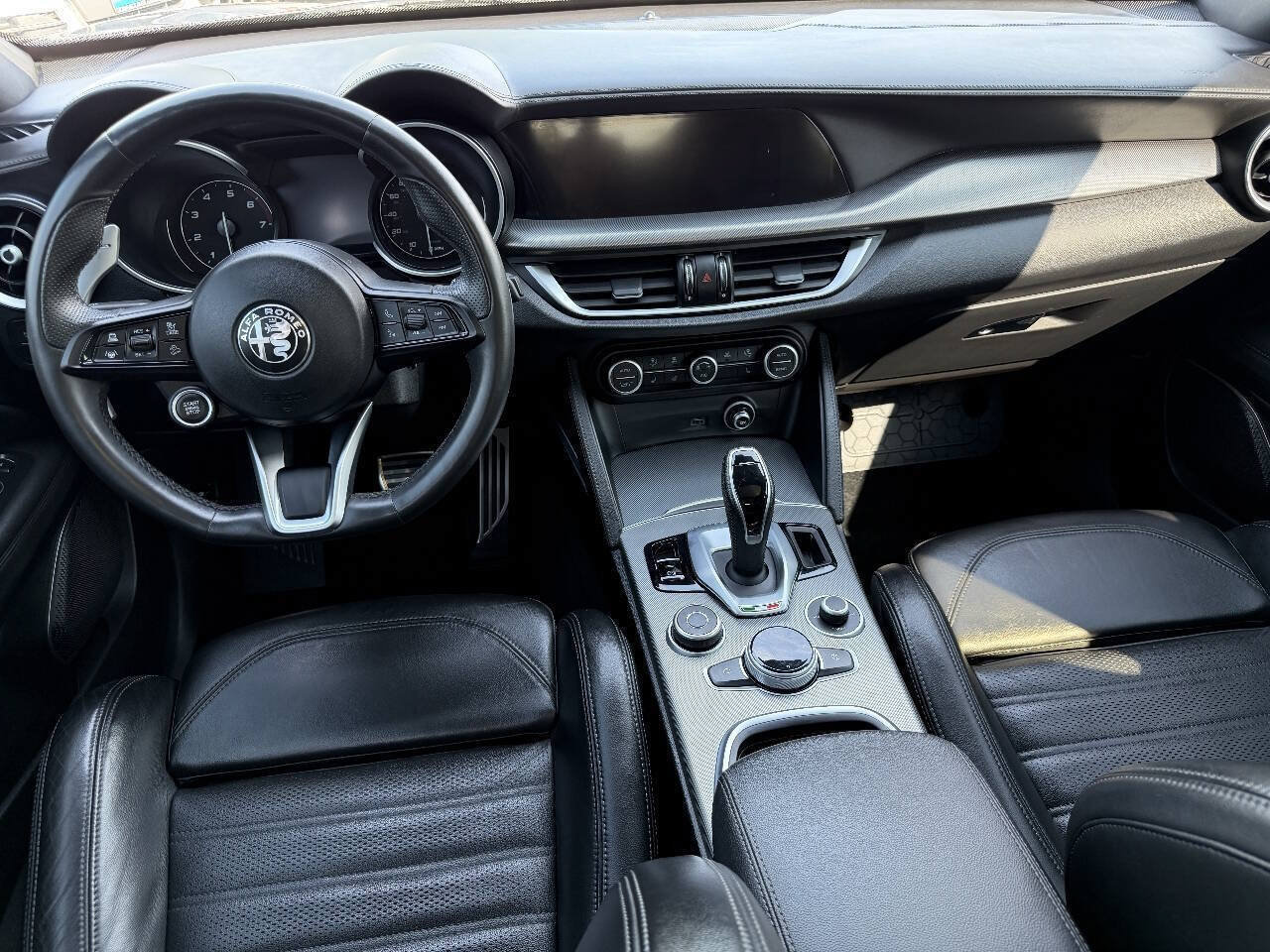 Used 2022 Alfa Romeo Stelvio Veloce AWD/4WD image 21