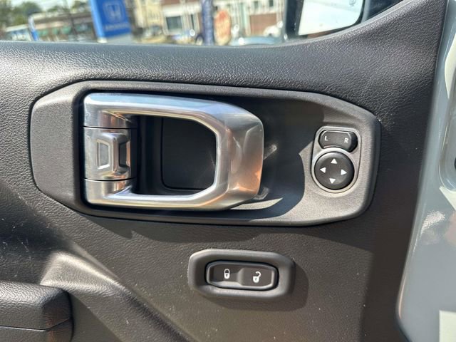 Used 2024 Jeep Wrangler Unlimited Rubicon image 31
