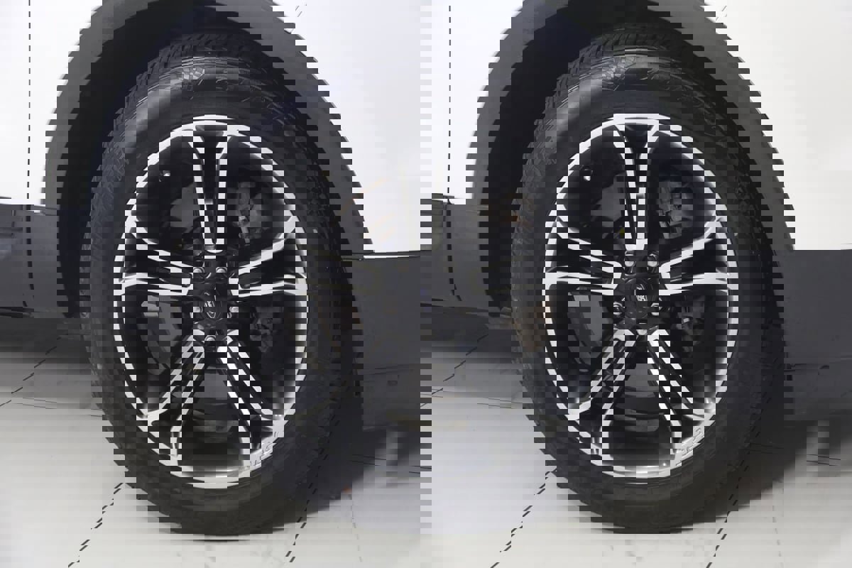 Used 2013 Ford Explorer Sport image 17