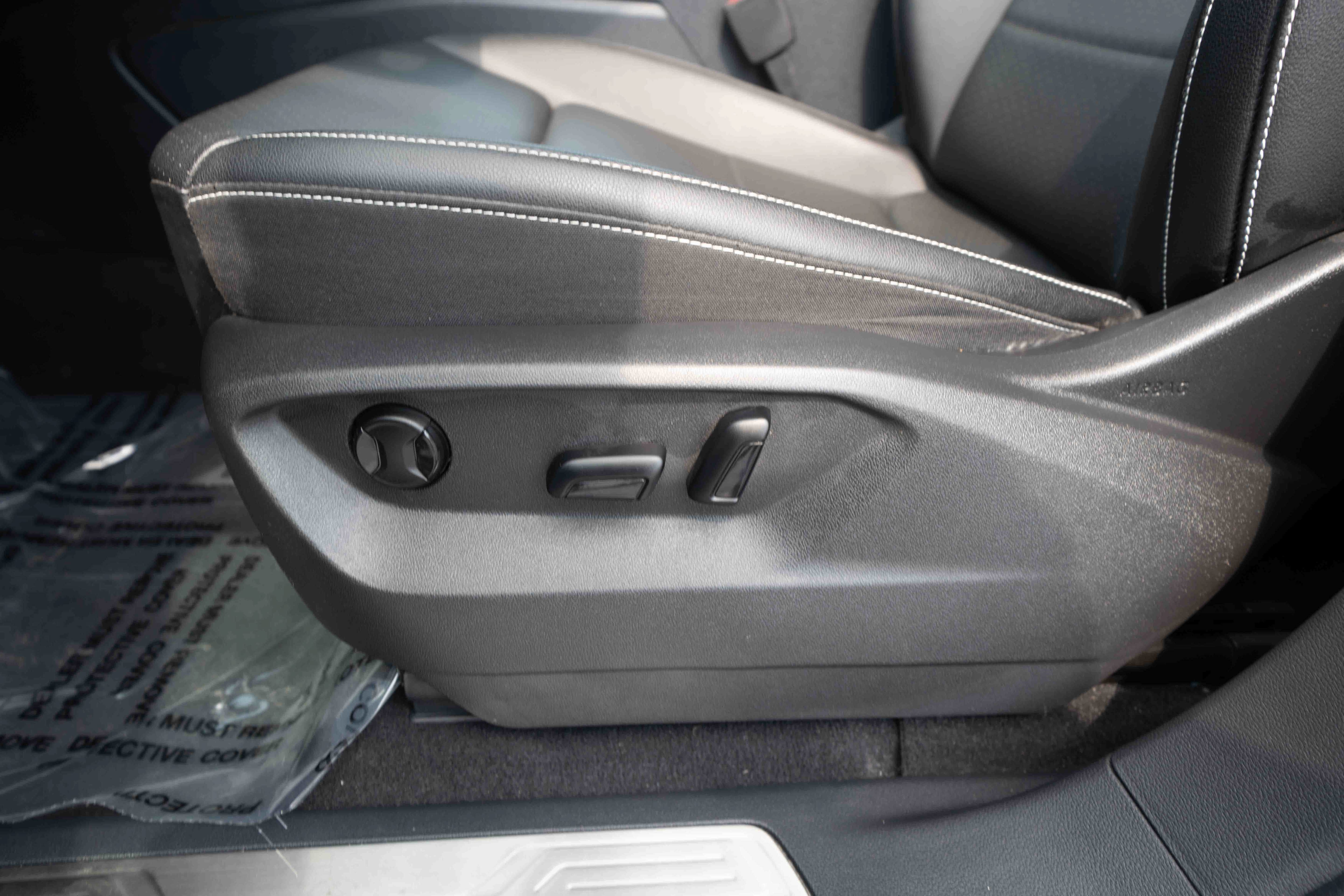 Used 2023 Volkswagen Atlas SE w/ Panoramic Sunroof Package AWD/4WD image 12