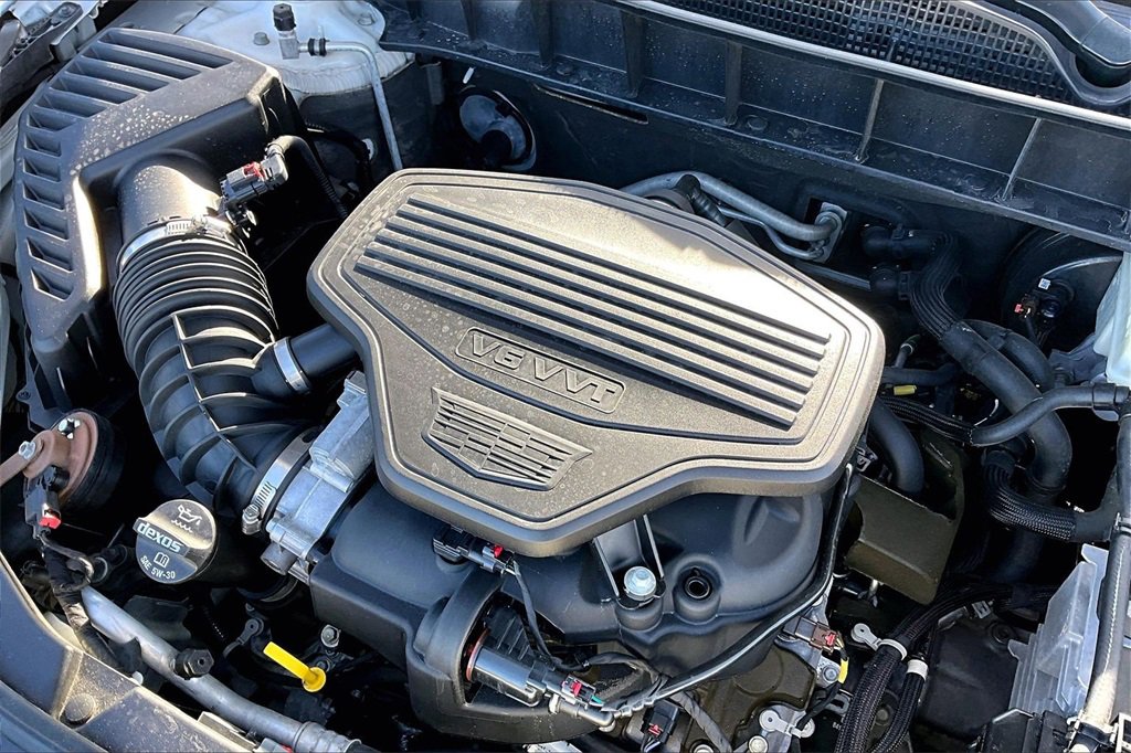 Used 2018 Cadillac XT5 Premium Luxury w/ Driver Assist Package image 32