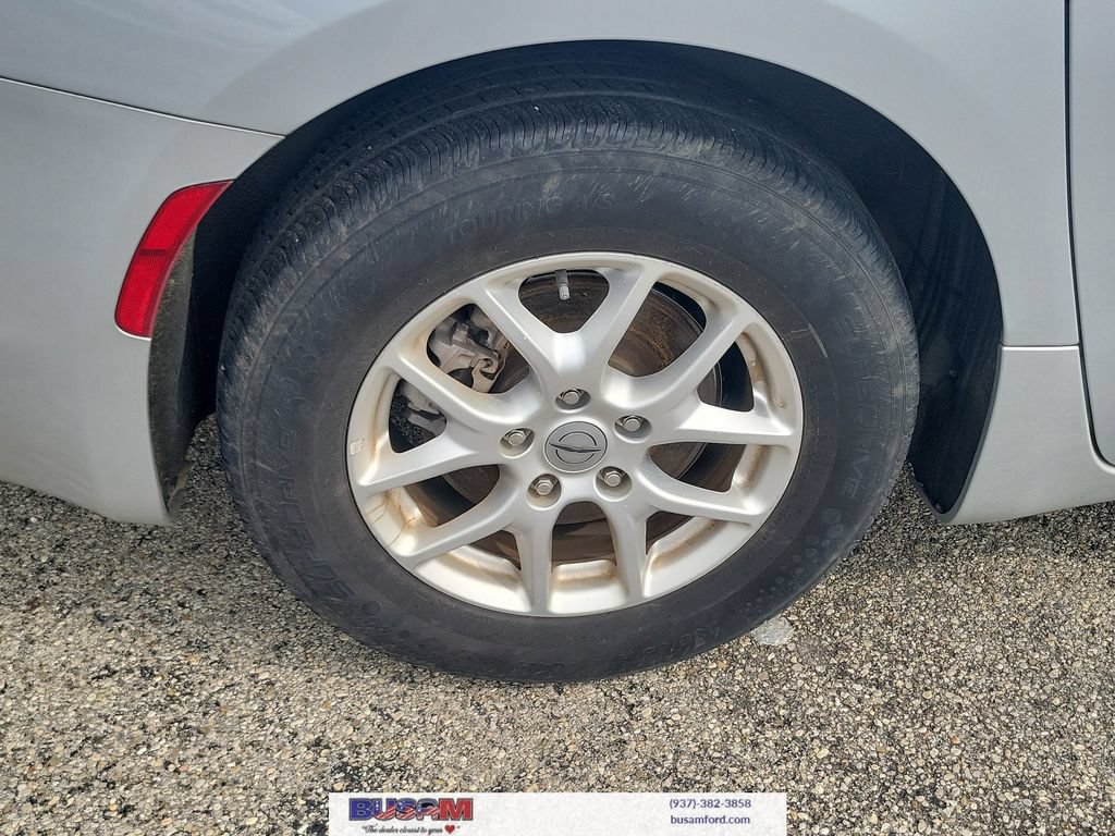 Used 2023 Chrysler Voyager LX FWD image 5