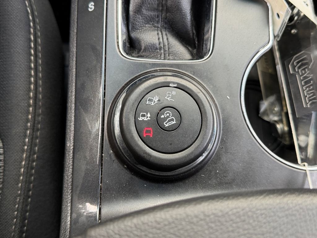 Used 2017 Ford Explorer XLT AWD/4WD image 29