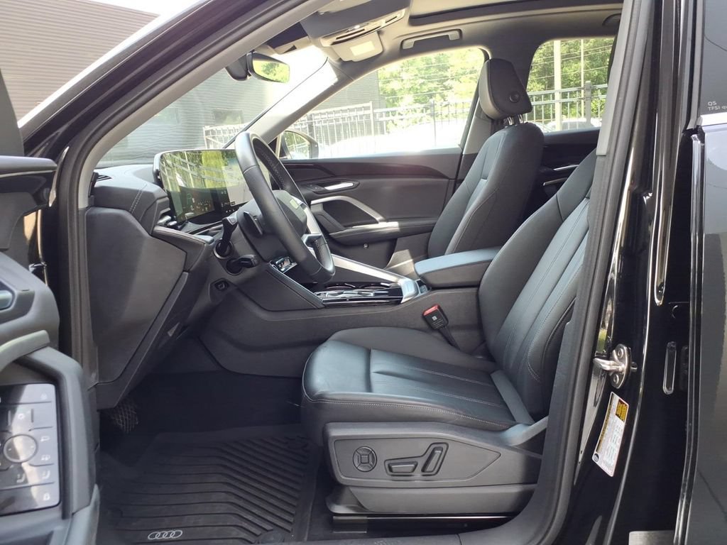 Used 2025 Audi Q5 Premium w/ Convenience Package AWD/4WD image 17
